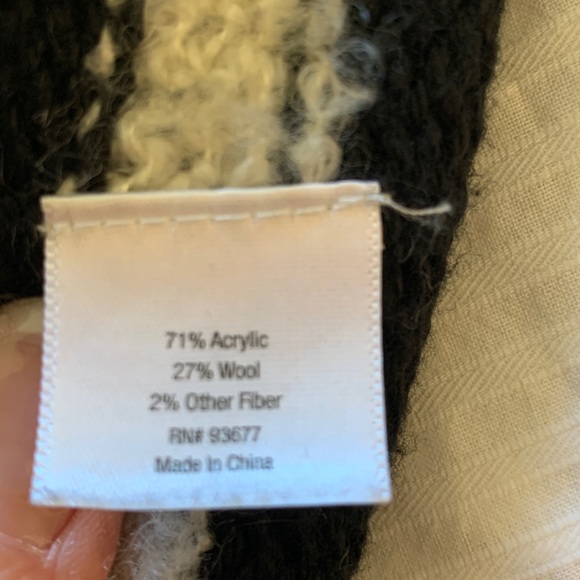 🖤🤍 Sleeveless Cardigan Vest 🤍🖤 - Picture 10 of 12